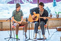 A free folk concert at Duluth Folk School.