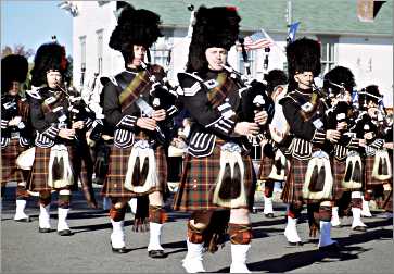 Pipes & Drums of Thunder Bay play.