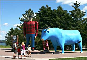 Bemidji's famous Paul Bunyan and Babe.