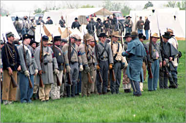 Civil War re-enactors in Butler, Mo.