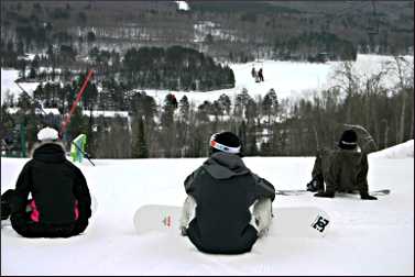 Snowboarders at Giants Ridge.