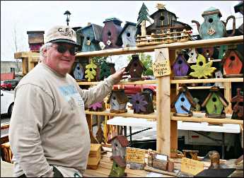 Birdhouse artist in Grand Marais.