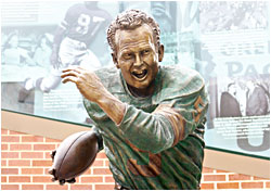 Statue of Paul Hornung at Packers Heritage Plaza.