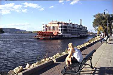 Big Boat River Cruises - Wisconsin Great River Road