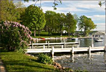A pretty bay on Geneva Lake.