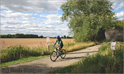 bicyclist on Sakatah State Trail in Mankato