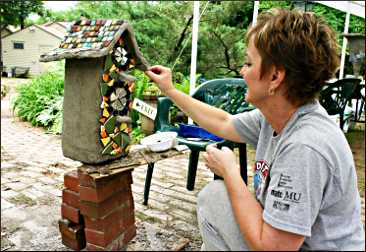 A mosaic class in Mineral Point.