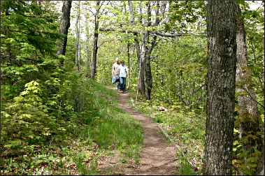 Spring hikers on Oberg Mountain.