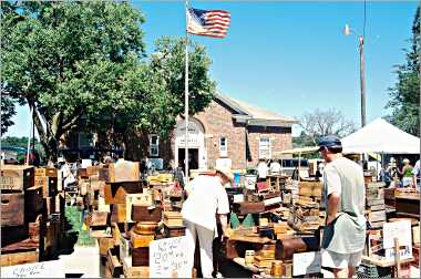 Bargain-hunters at the Oronoco Gold Rush.