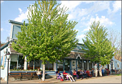 Diners wait at the Harbor View.