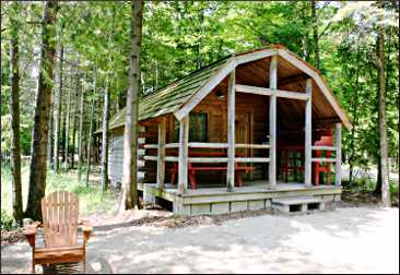 A cabin in Wagon Trail Campground.