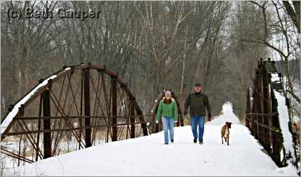 Seven bridges road hiking path in winter