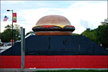 The giant grill in Seymour.