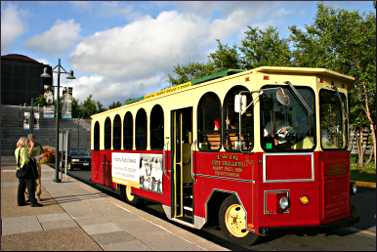 The pub-crawl trolley at the History Center.