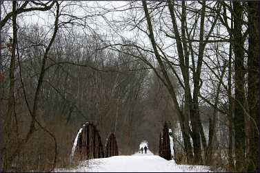 Winter hiking on Seven Bridges Road.